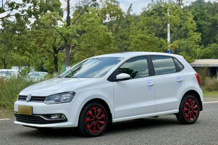 Volkswagen Polo 2017 car image #2
