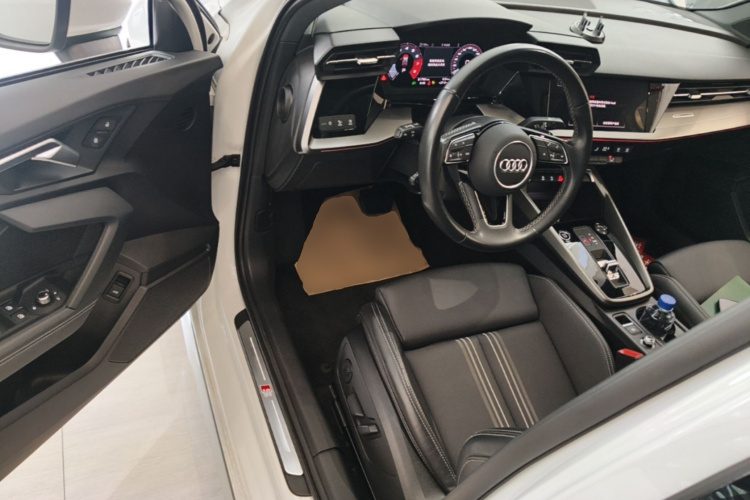 Audi A3 2024 immagine di auto #16