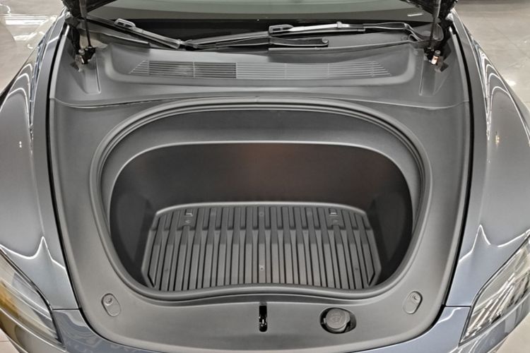 Tesla Model 3 2025 car image #20