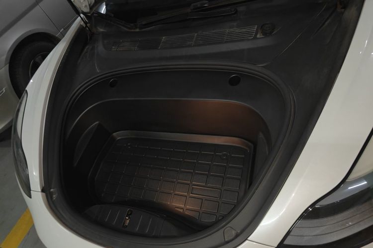 Tesla Model 3 2021 car image #25