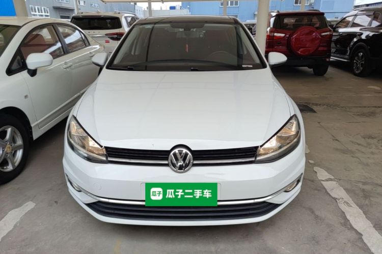Volkswagen Golf 2020 car image #3