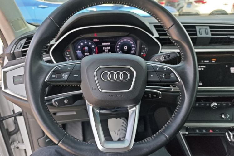 Audi Q3 2019 image de voiture #11