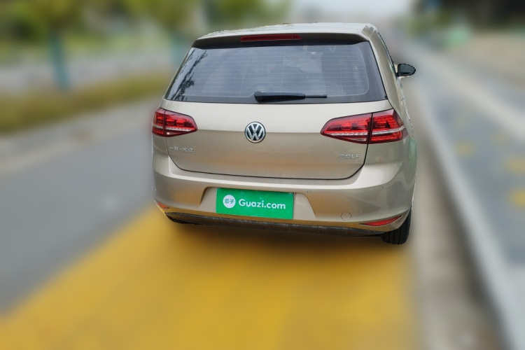 Volkswagen Golf 2017 car image #4