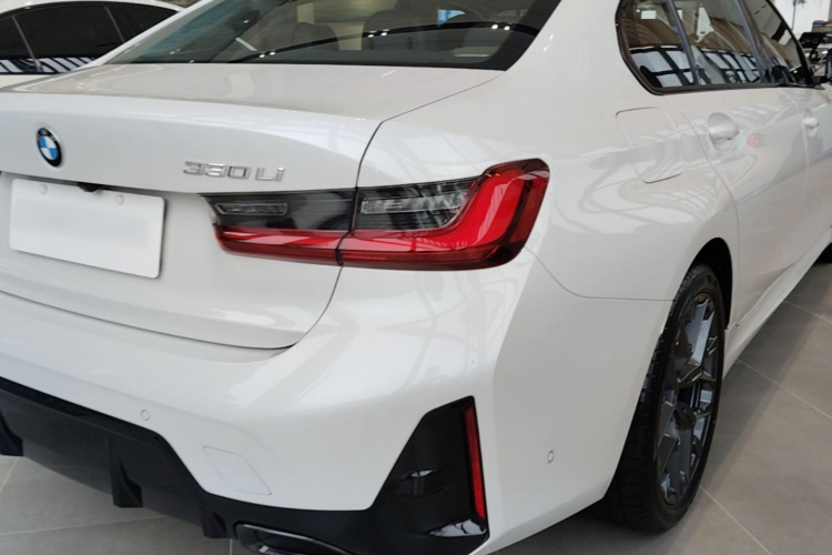 BMW 3 Series 2024 #8 BMW 3 Series 2024 car image #8