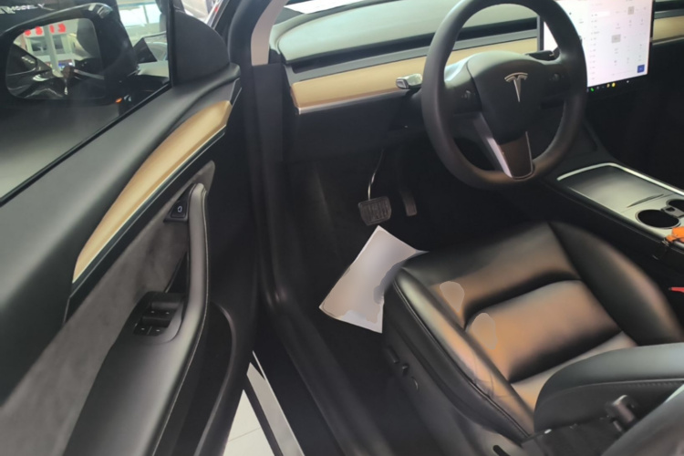 Tesla Model Y 2022 #16 Tesla Model Y 2022 car image #16