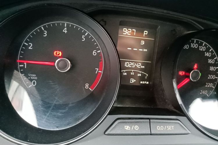 Volkswagen Lavida 2017 car image #12