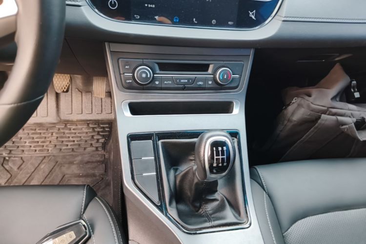 GEELY Emgrand 2019 #14 GEELY Emgrand 2019 car image #14