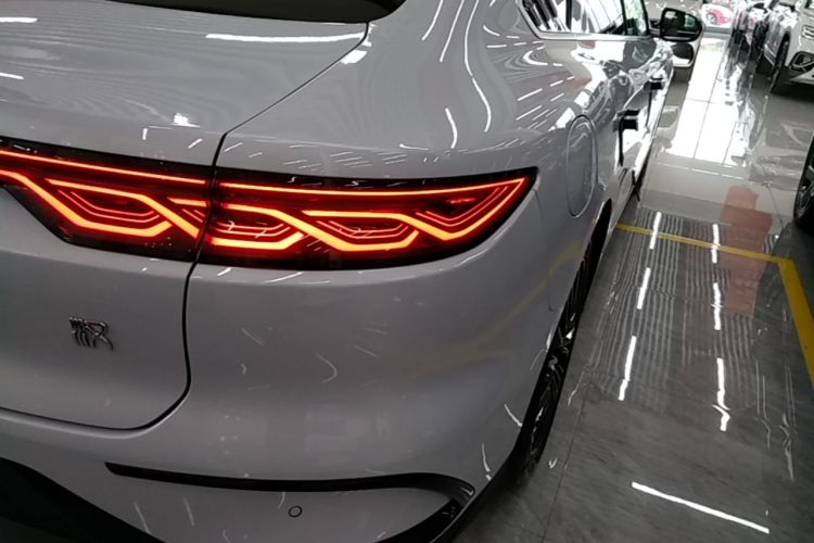 BYD Han 2024 car image #8