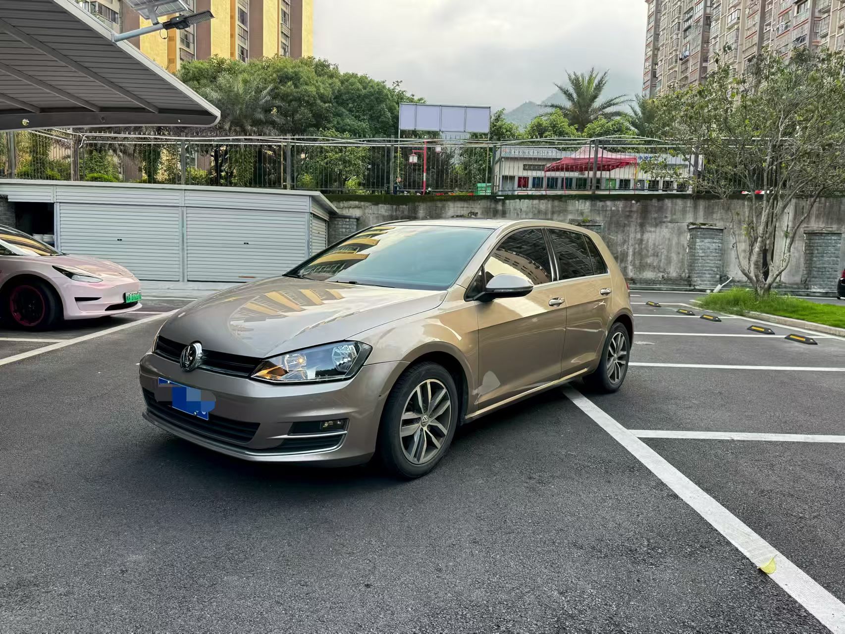 Volkswagen Golf 2016 car image #2