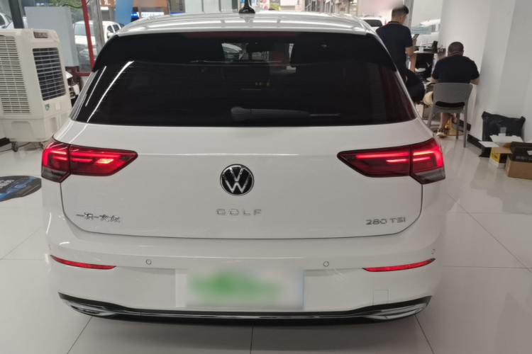 Volkswagen Golf 2024 car image #6