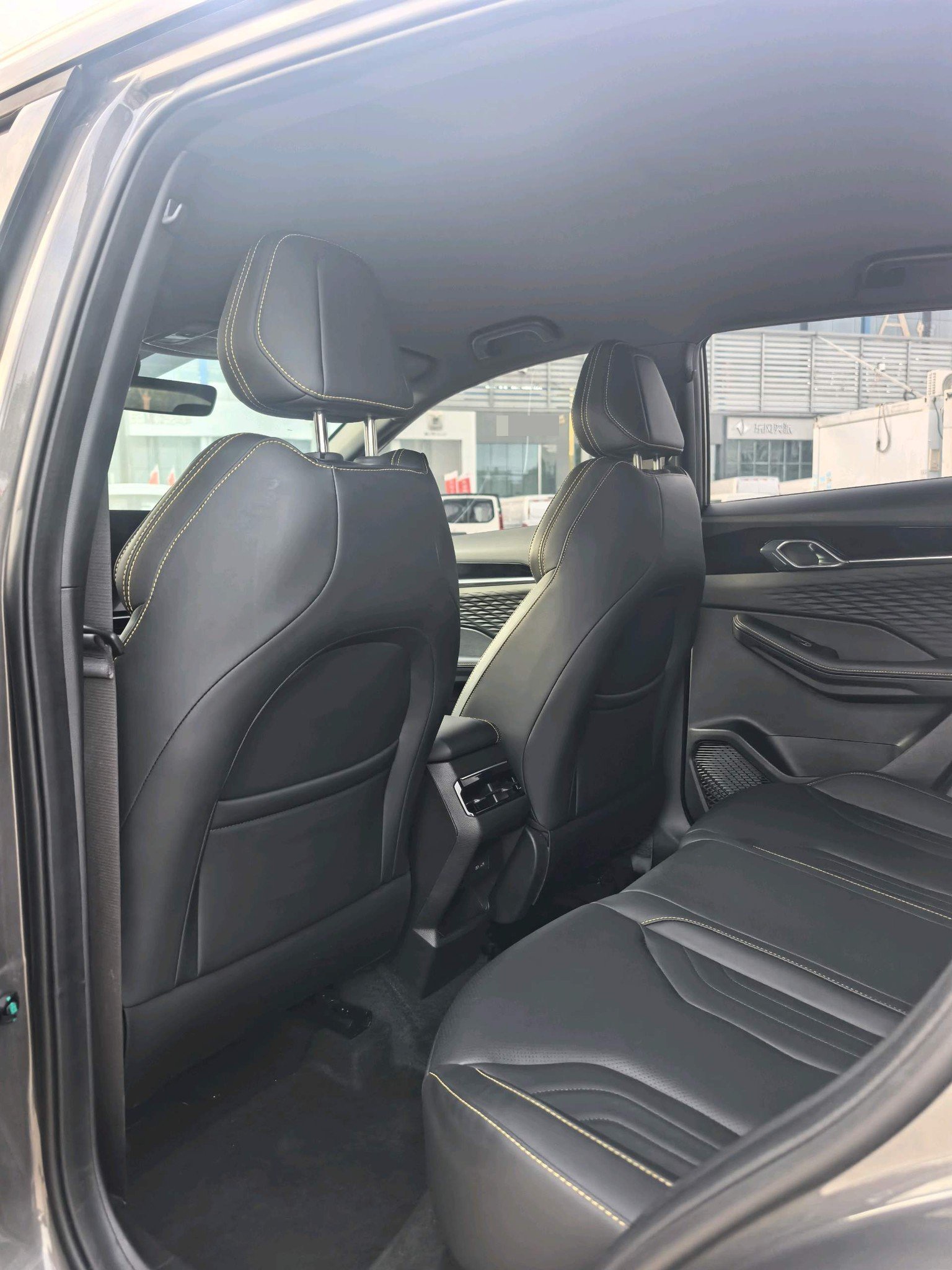 GEELY Coolray 2026 car image #5