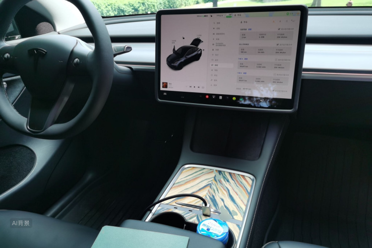 Tesla Model Y 2024 car image #11