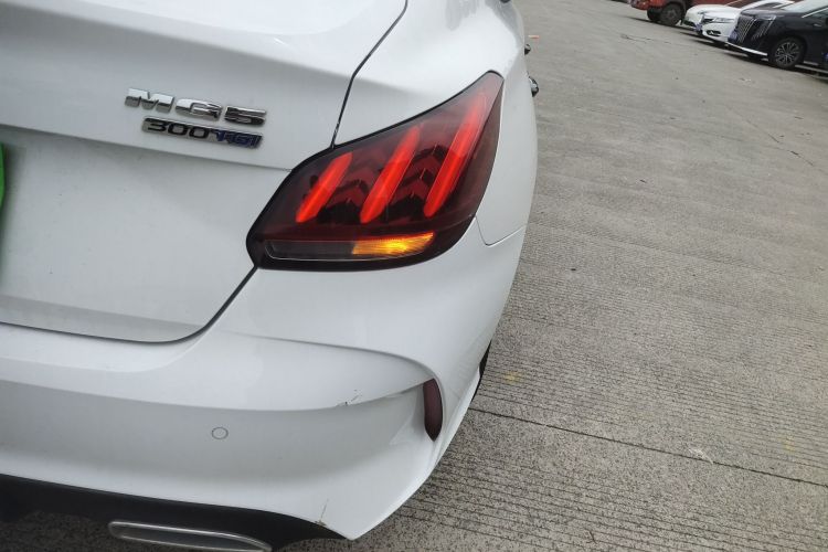 MG 5 2023 imagen de coche #8