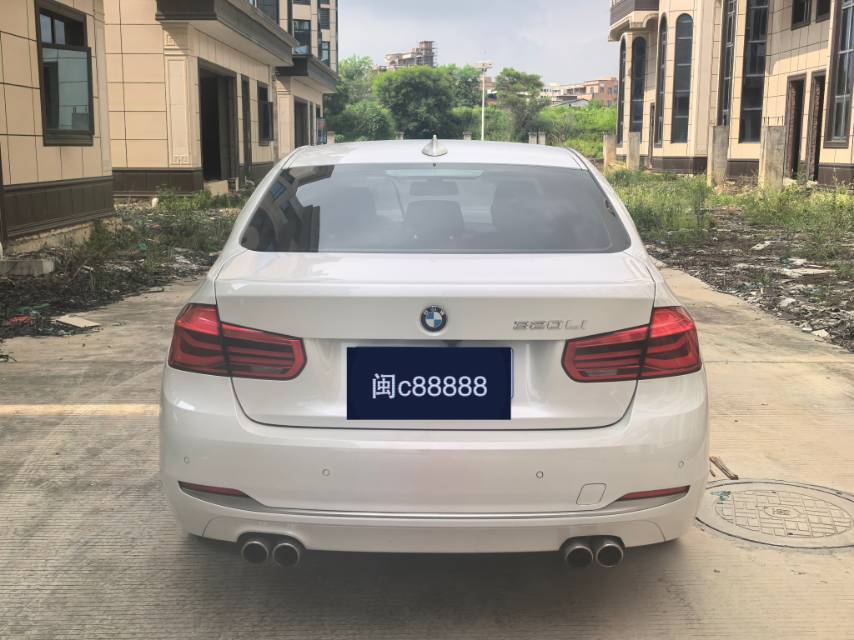 BMW 3 Series 2018 car image #6