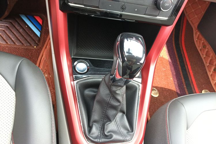 Volkswagen T-Cross 2020 car image #14