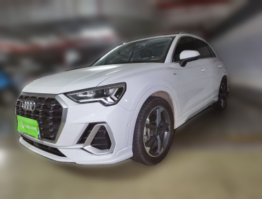 Audi Q3 2023 car image 