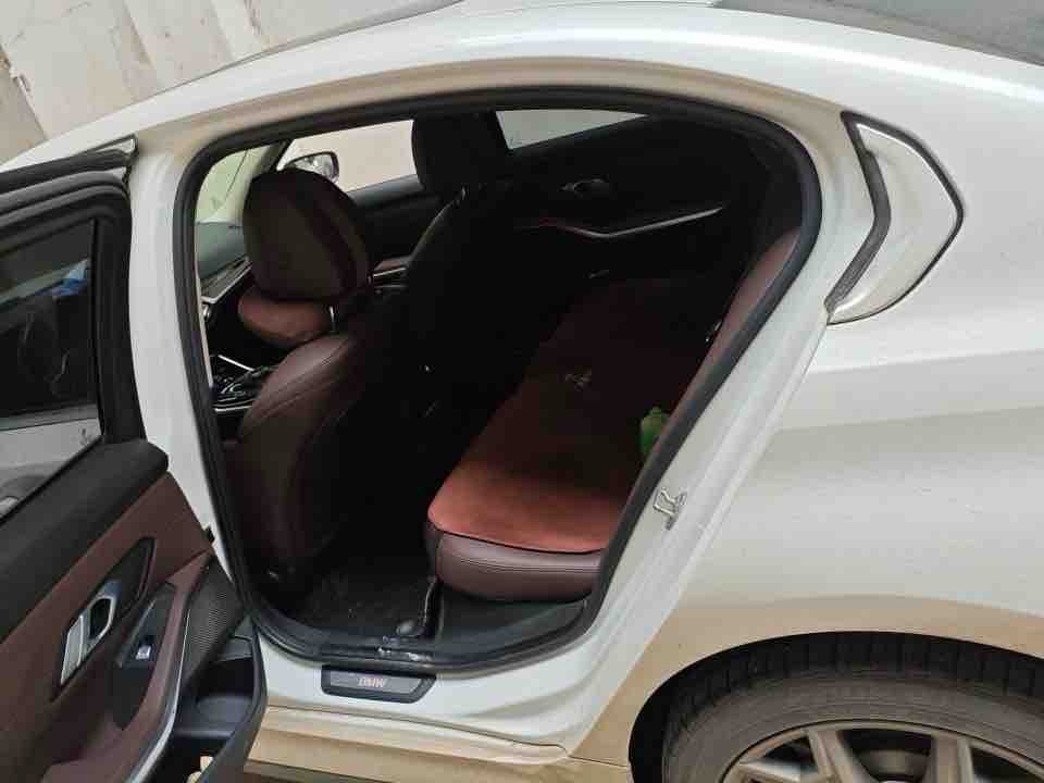 BMW i3 2023 car image #6