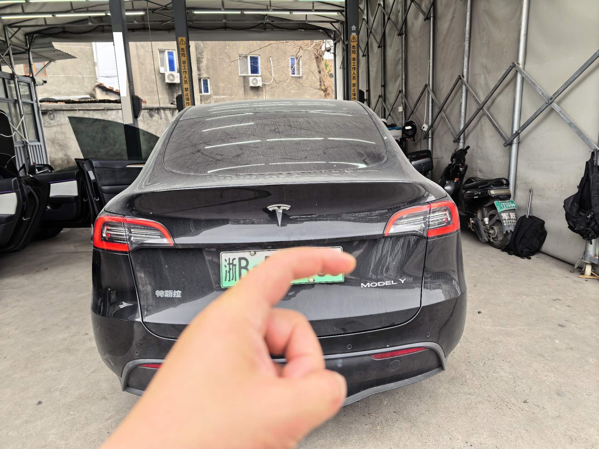 Tesla Model Y 2023 car image #7
