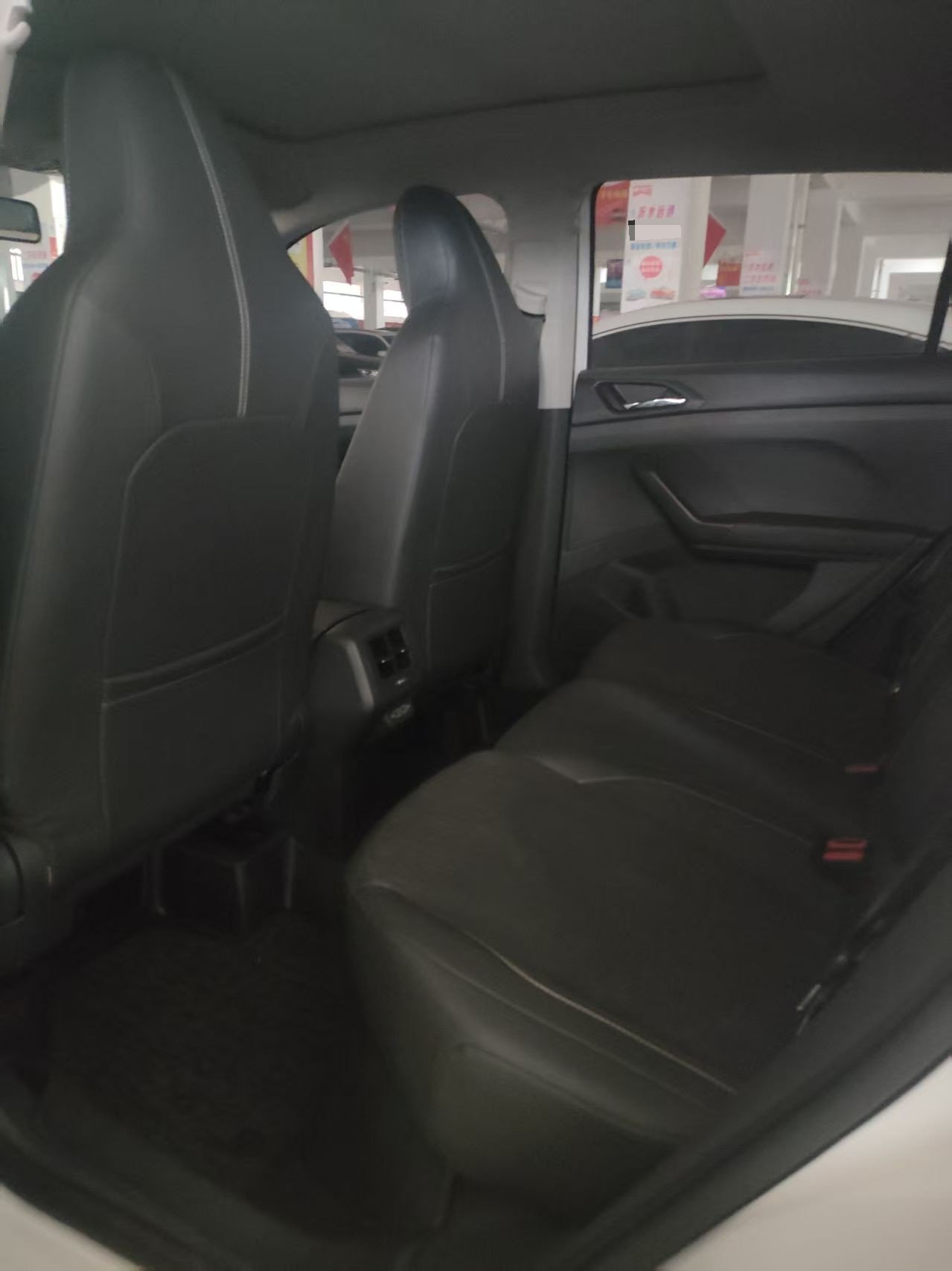 Volkswagen T-Cross 2019 car image #3