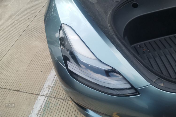 Tesla Model 3 2022 car image #8
