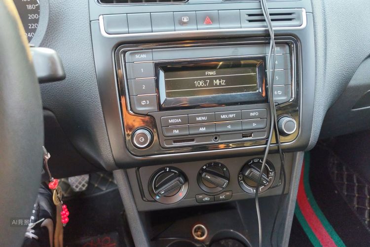 Volkswagen Polo 2016 imagem de carro #15