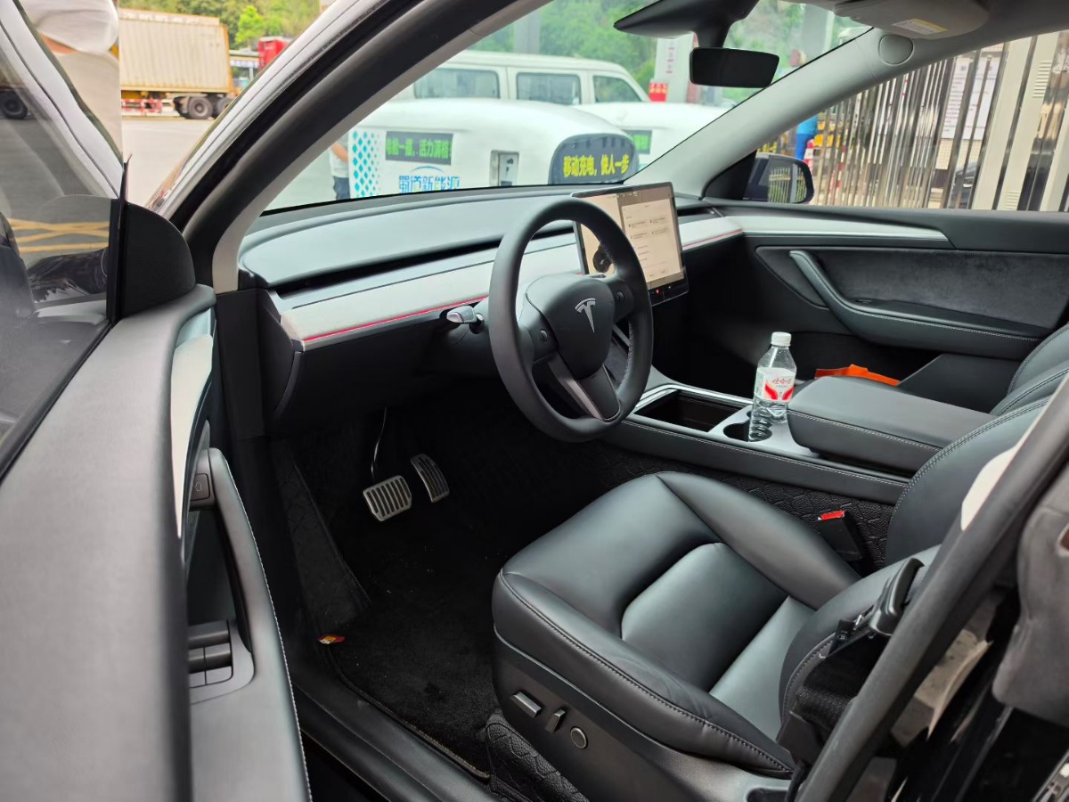 Tesla Model 3 2024 car image #5