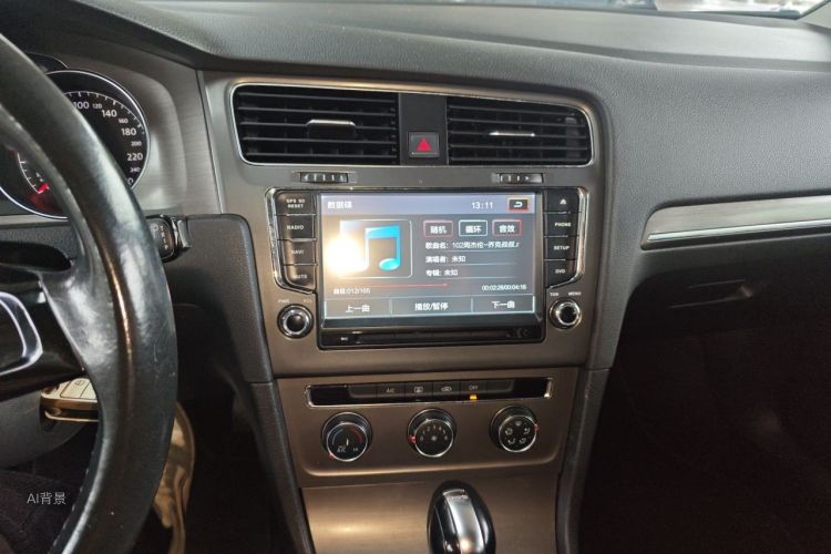 Volkswagen Golf 2015 car image #15