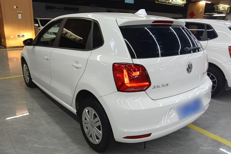 Volkswagen Polo 2017 car image #5