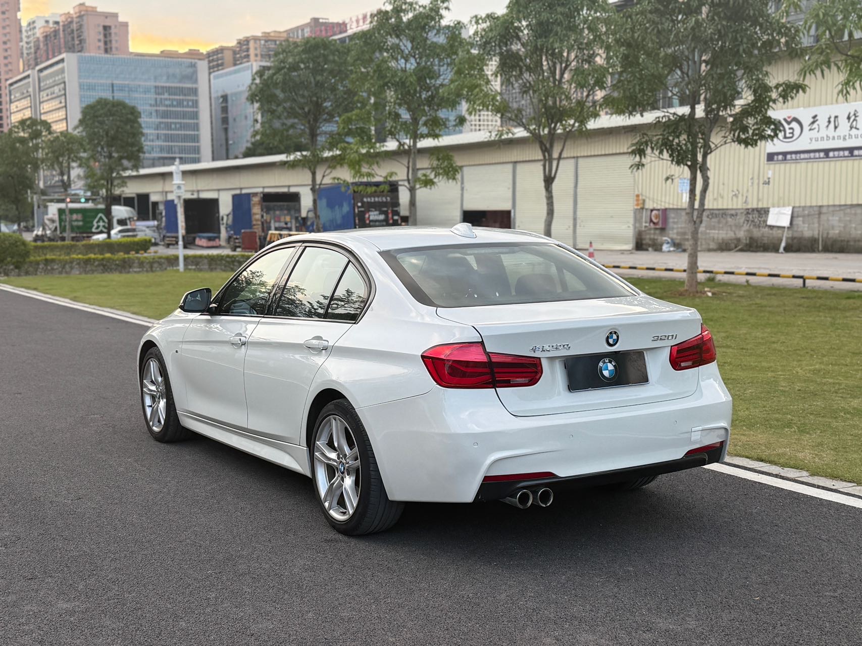BMW 3 Series 2018 #9 BMW 3 Series 2018 car image #9