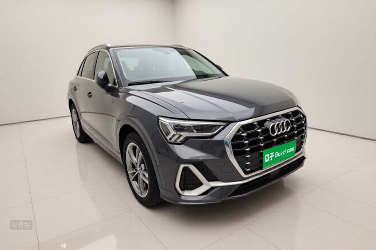 Audi Q3 2023 car image #4