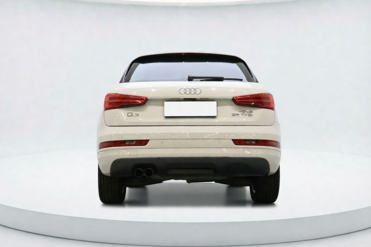 Audi Q3 2018 car image #5