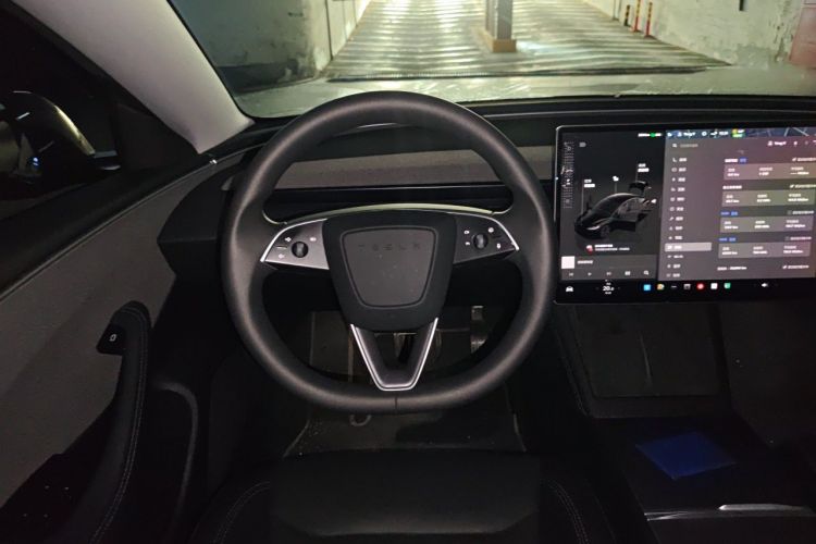 Tesla Model 3 2023 car image #11