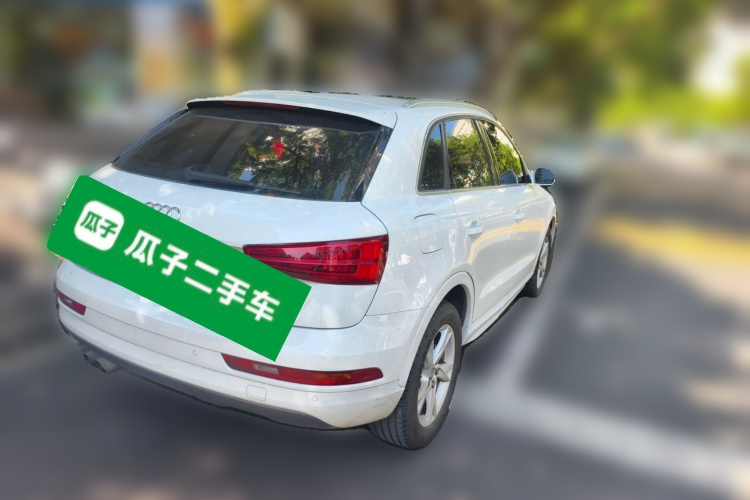 Audi Q3 2018 car image #5