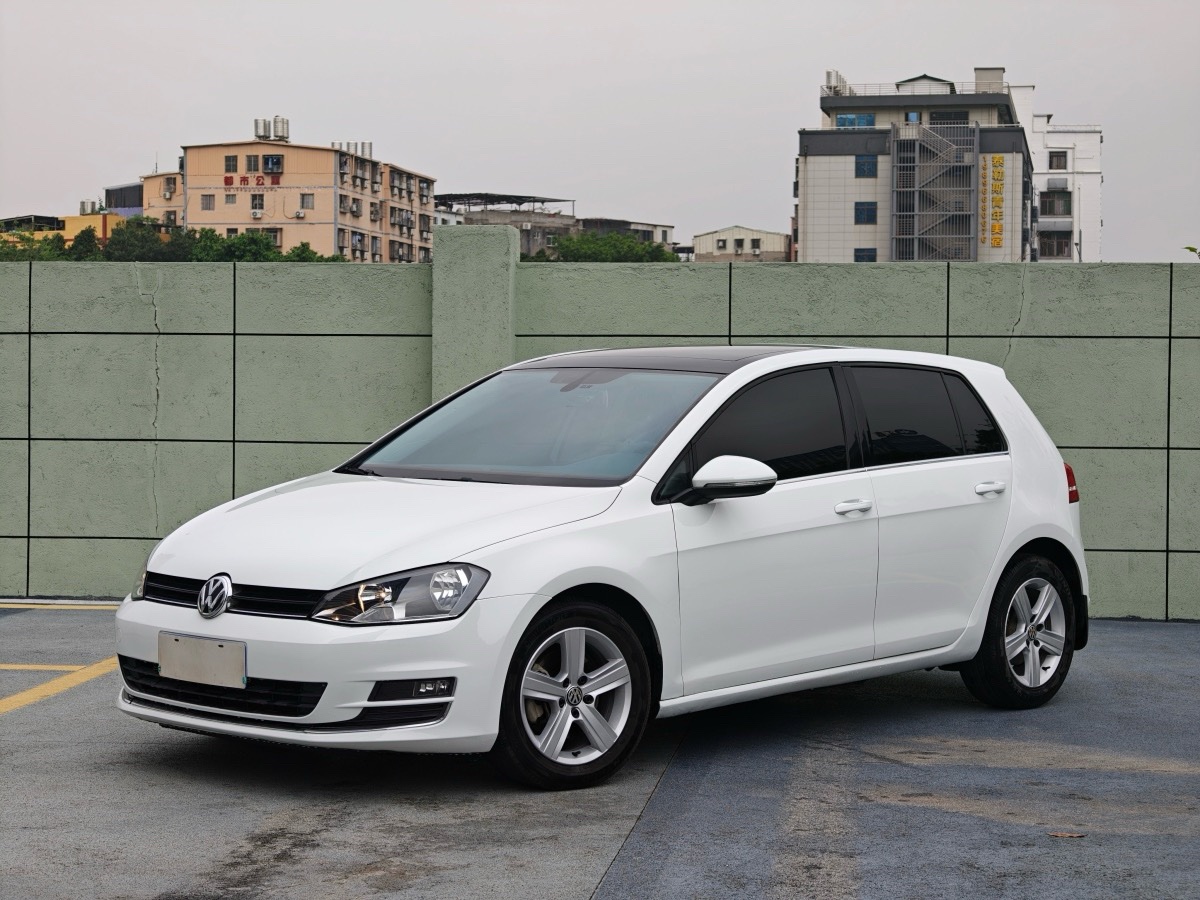 Volkswagen Golf 2015 Volkswagen Golf 2015 car image