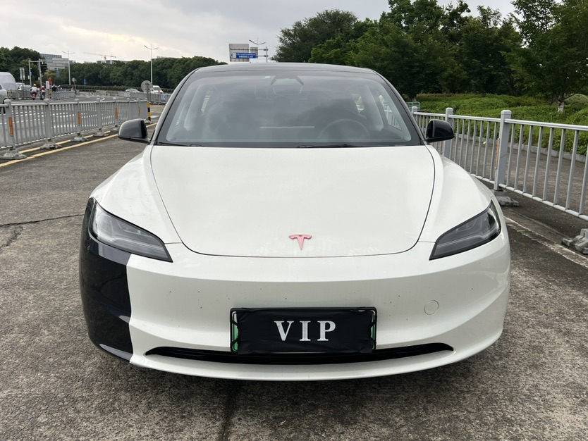 Tesla Model 3 2025 car image #2