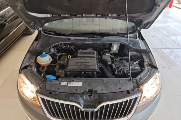 Skoda Rapid 2014 #20 Skoda Rapid 2014 car image #20