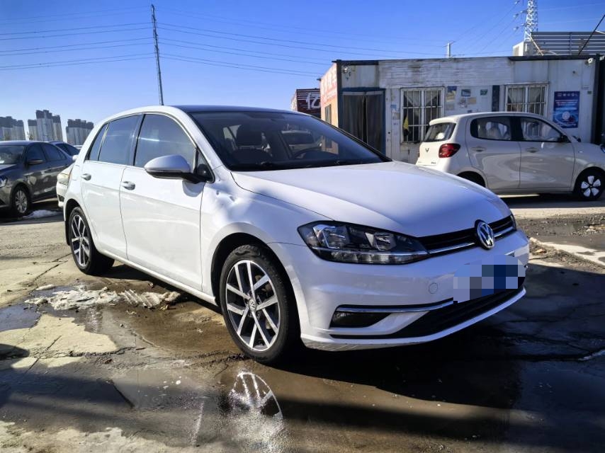 Volkswagen Golf 2020 car image #3