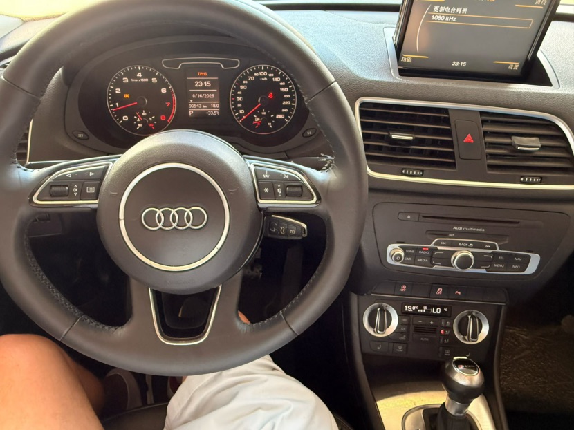 Audi Q3 2014 #9 Audi Q3 2014 car image #9