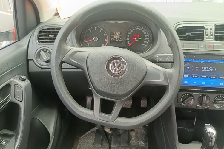 Volkswagen Polo 2017 #11 Volkswagen Polo 2017 car image #11