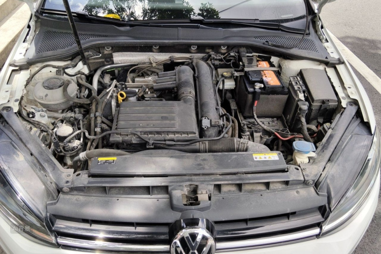 Volkswagen Golf 2020 car image #22