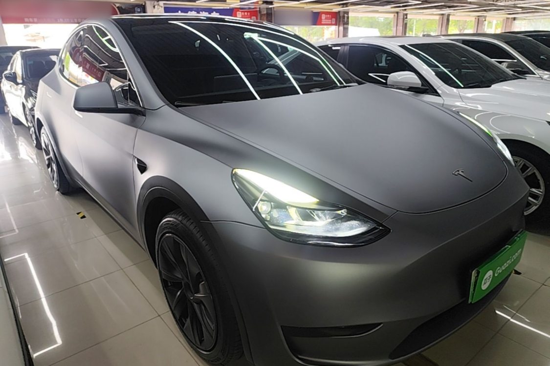 Tesla Model Y 2024 car image #2