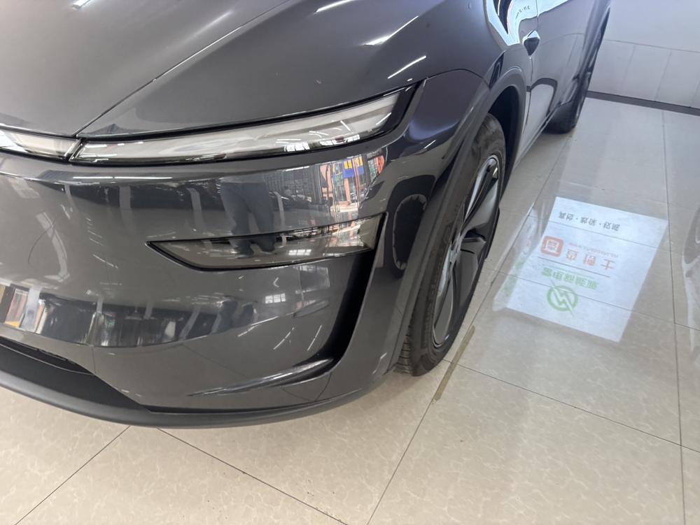 Tesla Model Y 2025 #3 Tesla Model Y 2025 car image #3