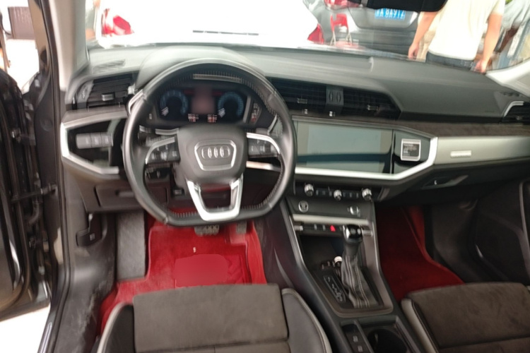 Audi Q3 2021 #16 Audi Q3 2021 car image #16