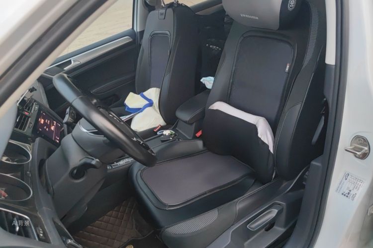 Volkswagen Golf 2020 car image #17
