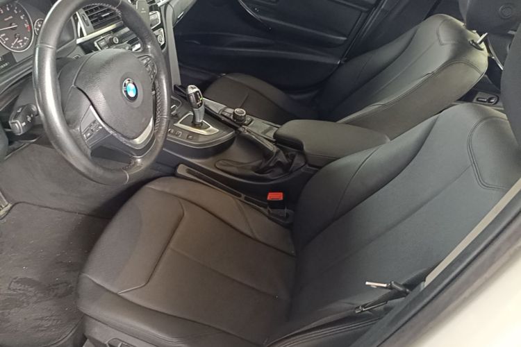 BMW 3 Series 2017 car image #15