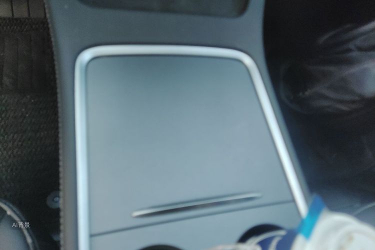 Tesla Model Y 2024 imagem de carro #10