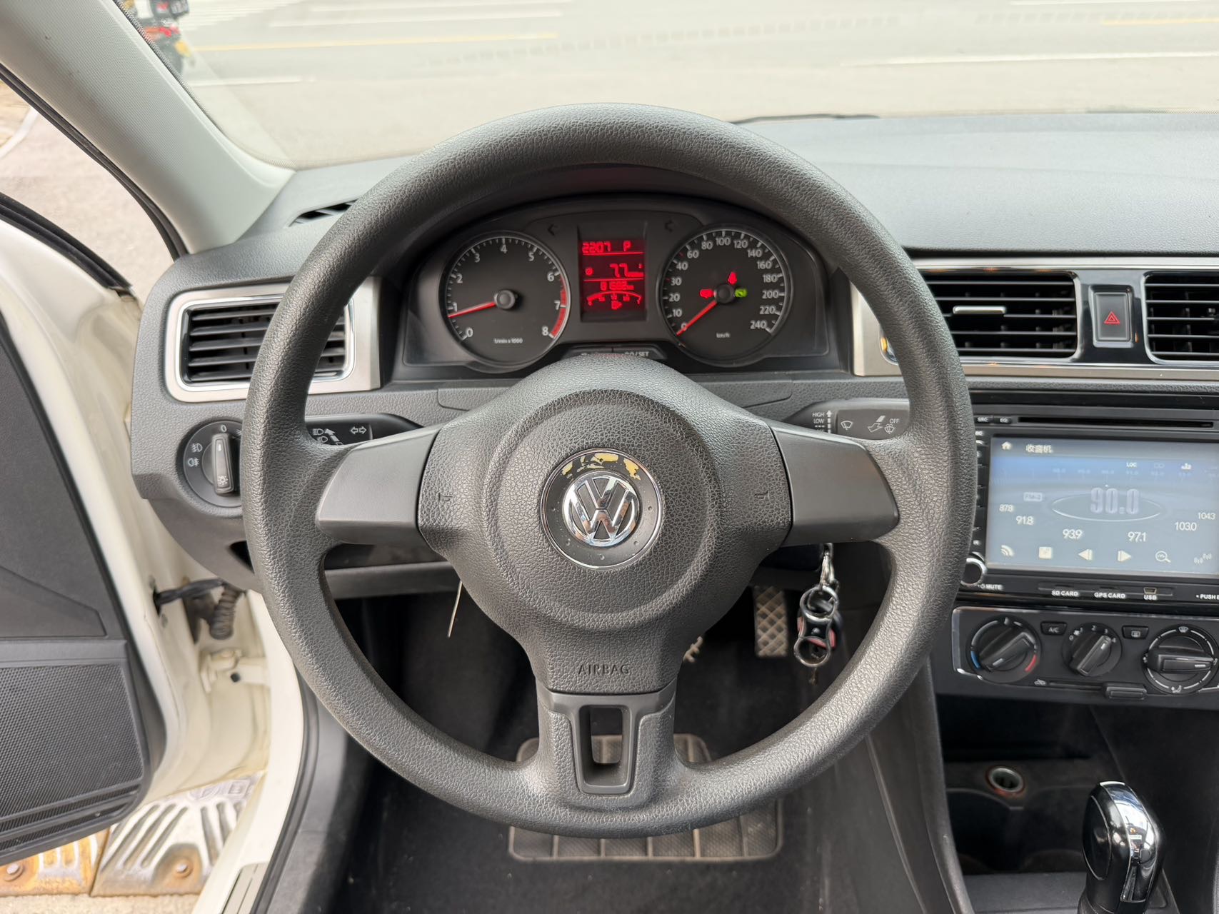 Volkswagen Santana 2014 car image #17