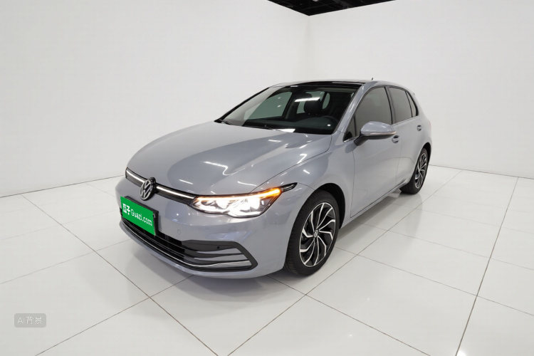 Volkswagen Golf 2022 car image #2