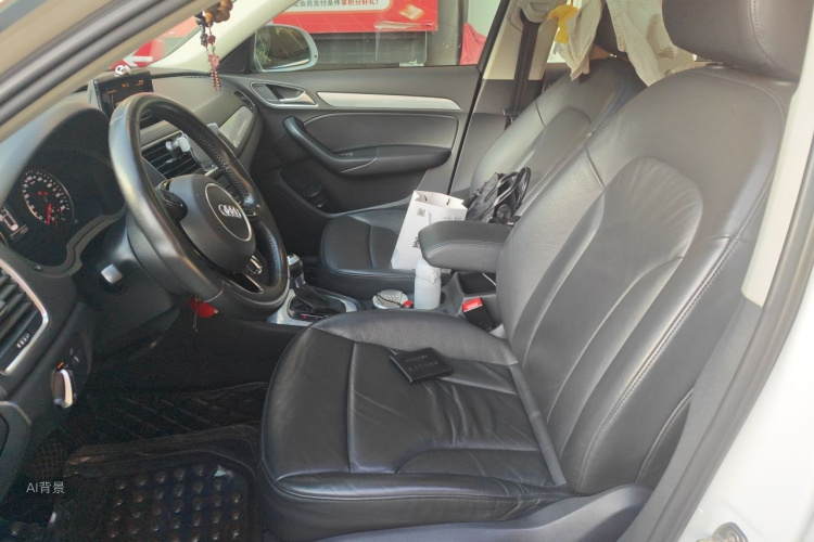 Audi Q3 2016 car image #17