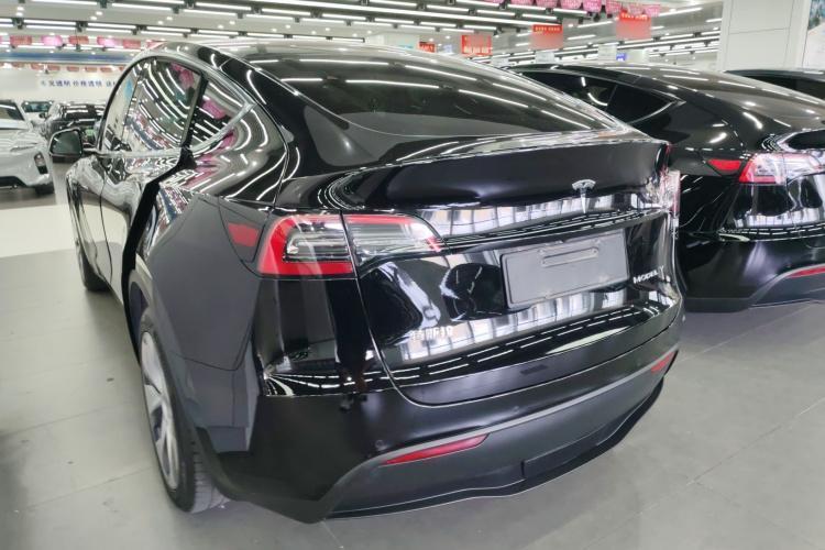 Tesla Model Y 2022 #5 Tesla Model Y 2022 car image #5